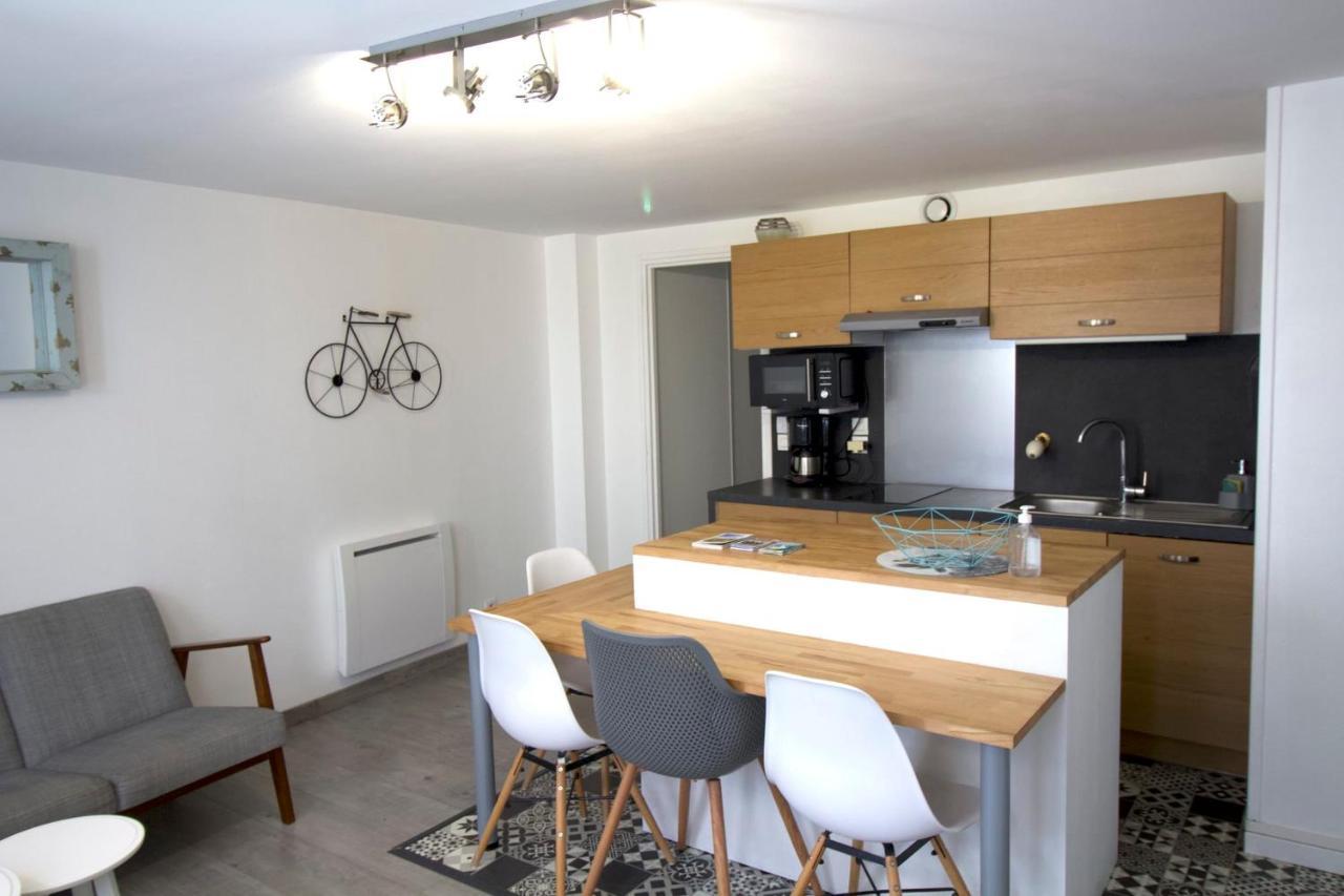 Cosy Apartment In The Center Of La Flotte Exterior foto