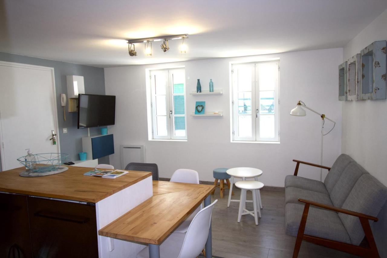 Cosy Apartment In The Center Of La Flotte Exterior foto
